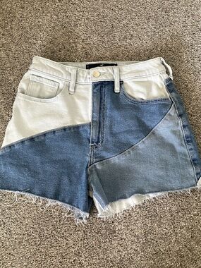 Hollister | Like New! Ultra High Rise Mom Patchwork Denim Cutoff Shorts Sz 1/25